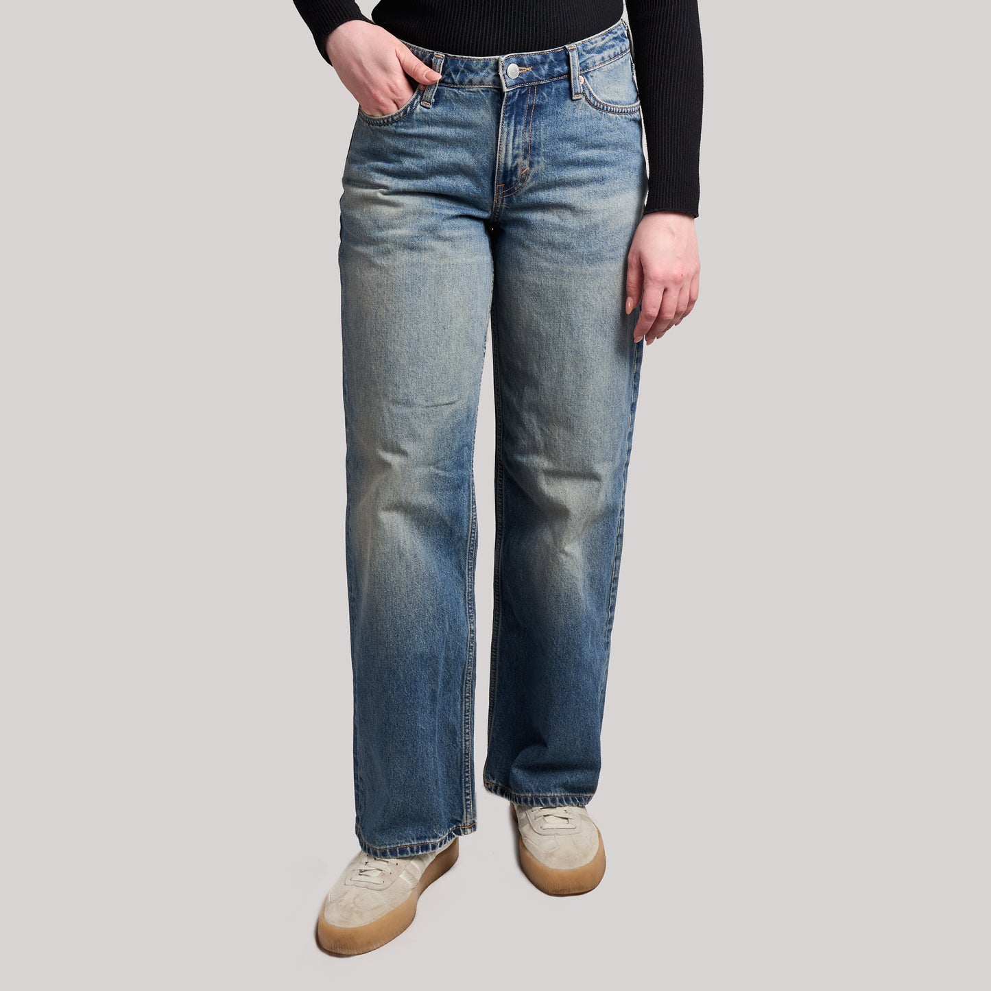 Weekday Ample Low Loose Jeans